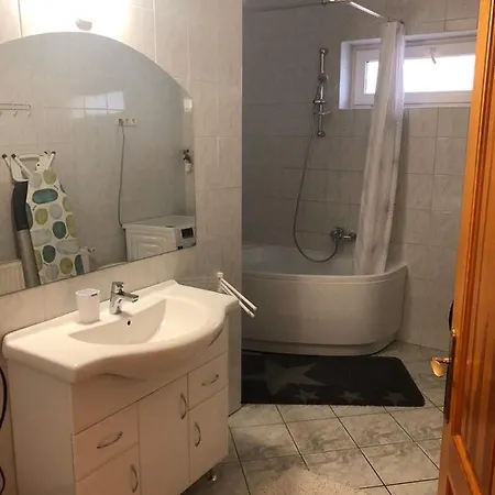 Lucky Aparthotel *