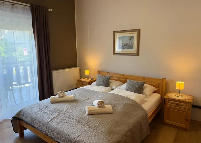 Lucky מלון דירות